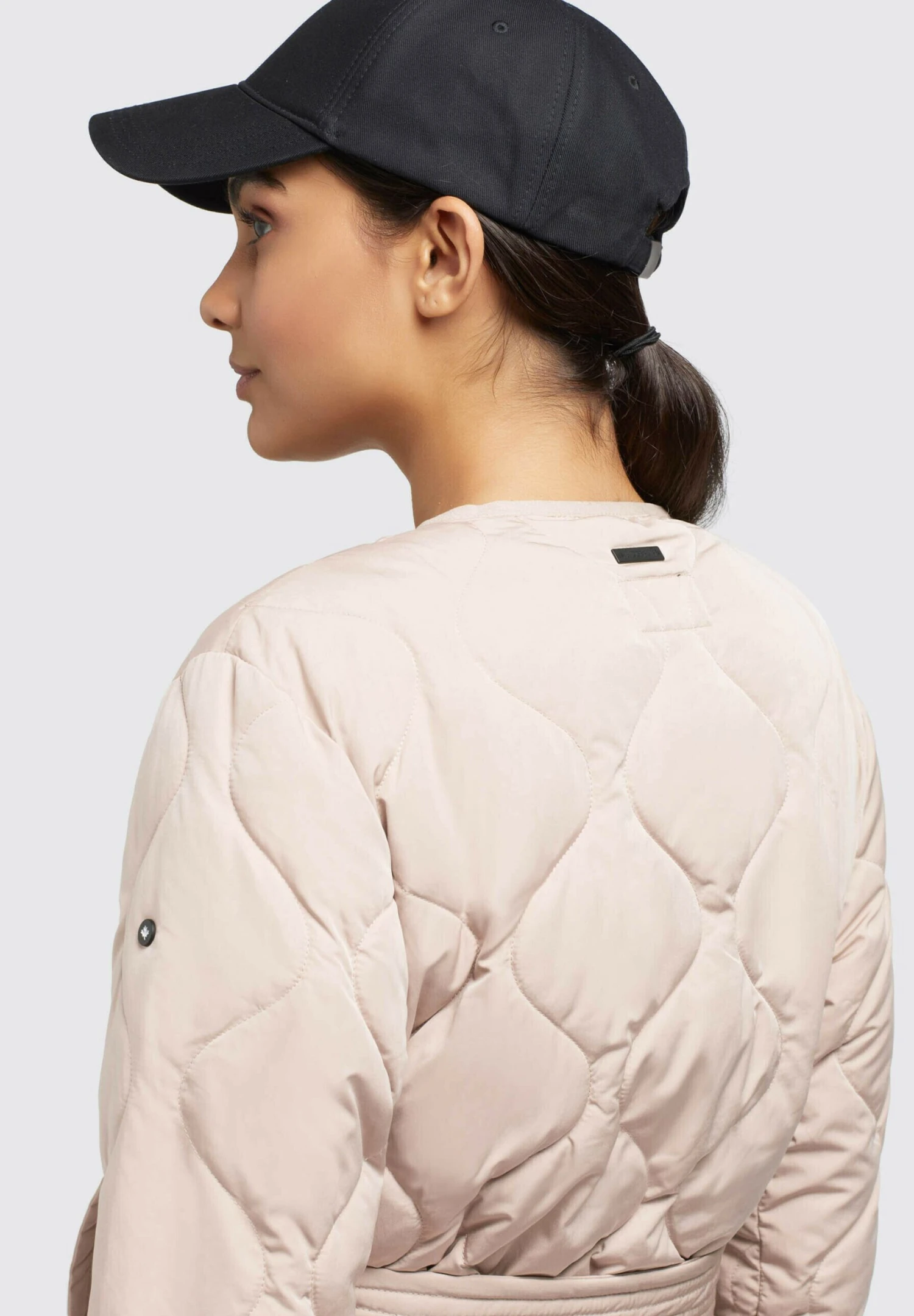 Khujo Yuna - Chaqueta De Entretiempo - War Pin 9 Khujo Yuna - Chaqueta De Entretiempo - War Pin - Image 7