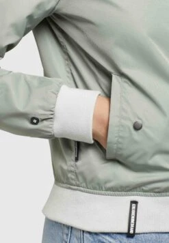 Khujo Stence - Chaquetas Bomber - Blassgrün -Moda Tienda 40761d5b7ec64c71ad2d661f00e46746