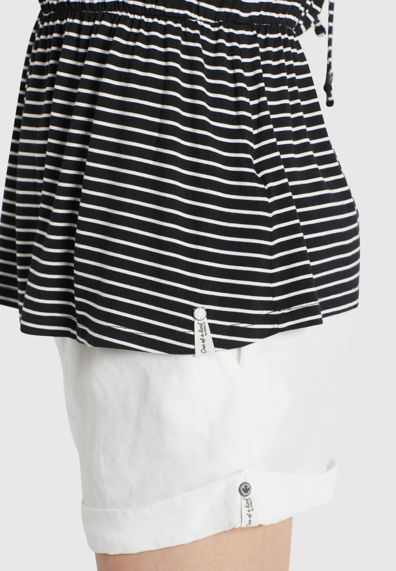 Khujo Valda - Top - Schwarz-Weiß Gestreift 9 Khujo Valda - Top - Schwarz-Weiß Gestreift - Image 7